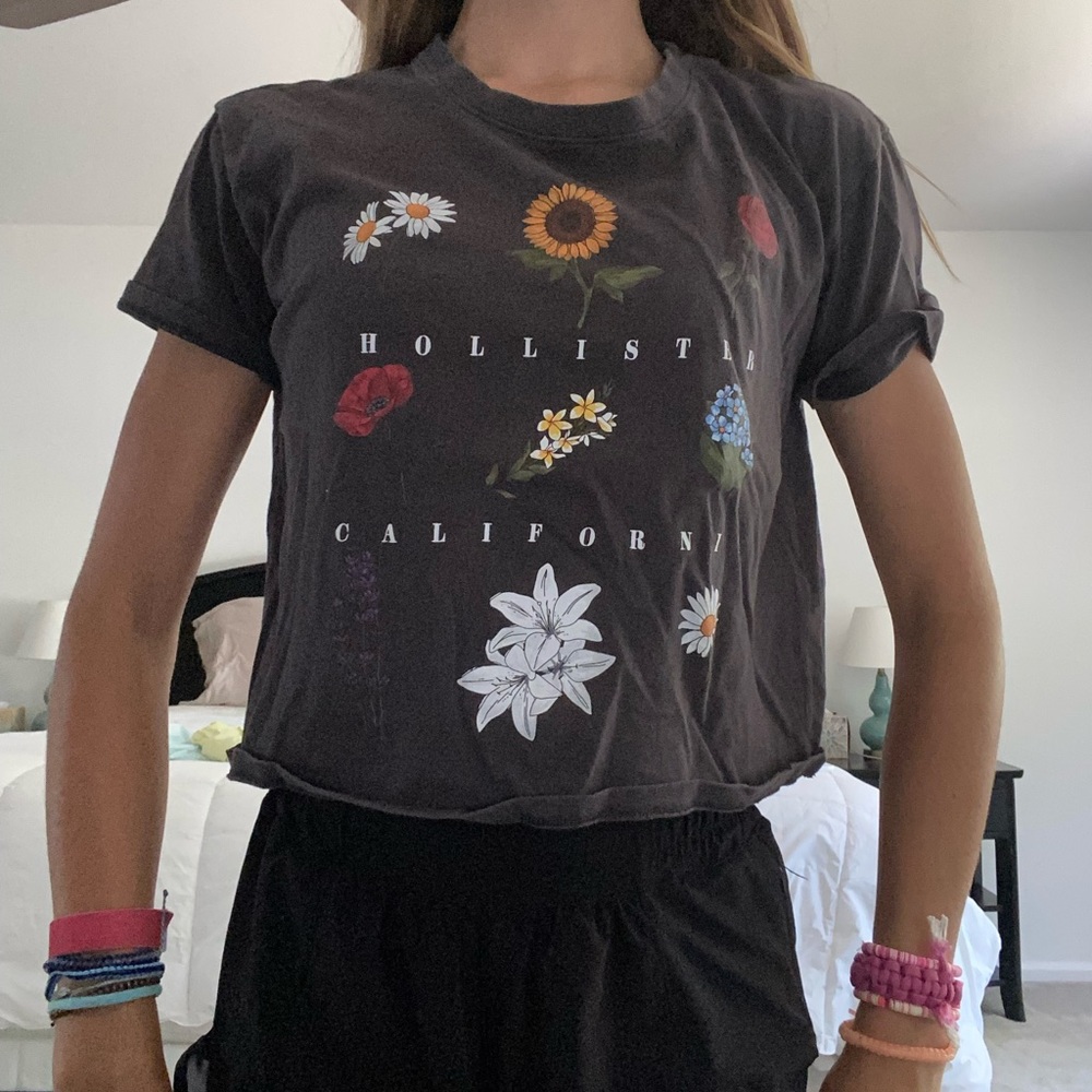 hollister tee shirt